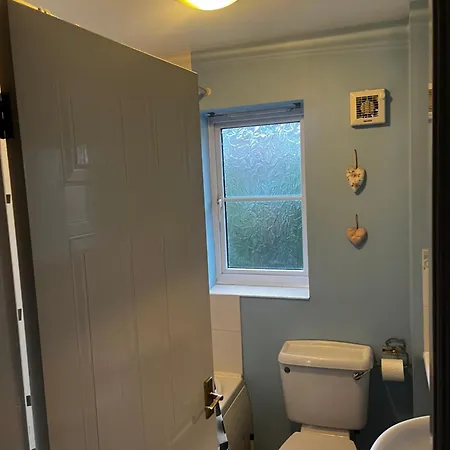 Apartament Brades Rise House - 3 Bedroom House With 2 Toilets With A Private Garden *
