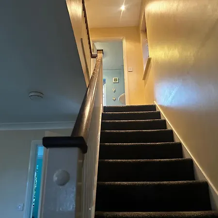 Brades Rise House - 3 Bedroom House With 2 Toilets With A Private Garden Apartament Birmingham