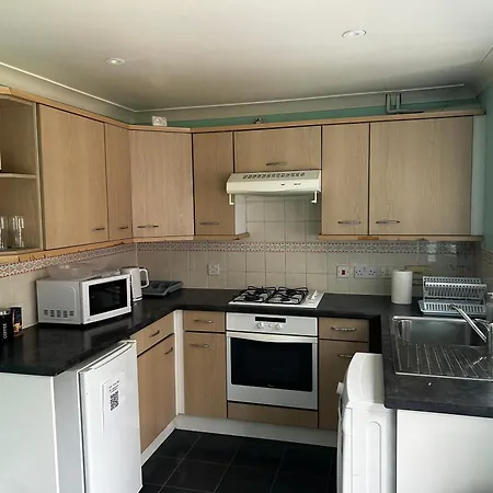Apartament Brades Rise House - 3 Bedroom House With 2 Toilets With A Private Garden Birmingham