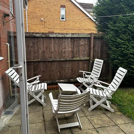 Apartament Brades Rise House - 3 Bedroom House With 2 Toilets With A Private Garden